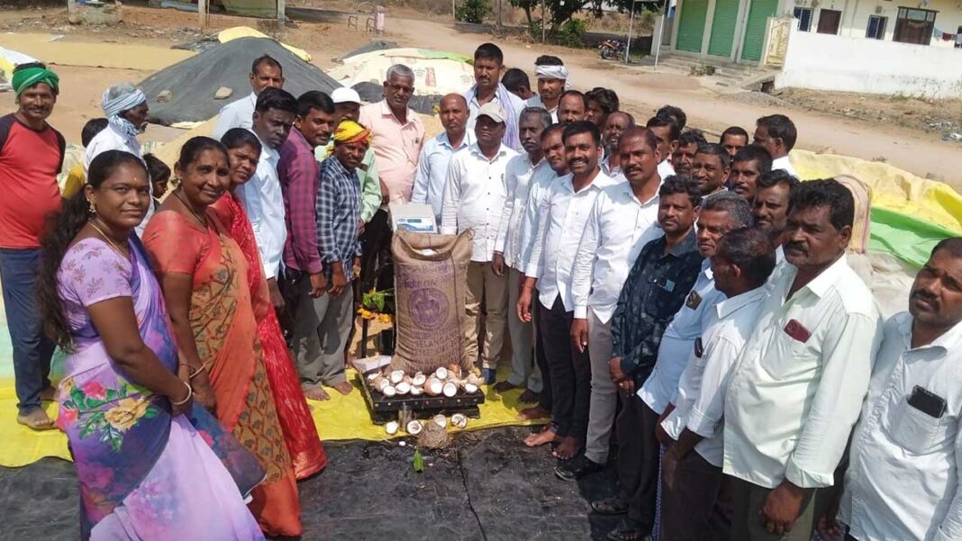 Paddy Centers | ఆరబెట్టిన ధాన్యాన్నే కేంద్రాలకు తేవాలి