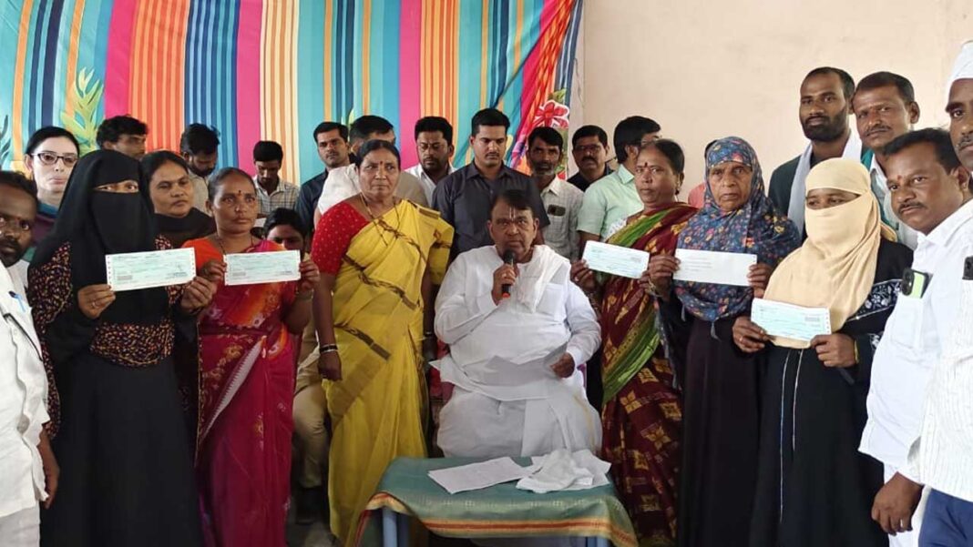 MLA Pocharam | కల్యాణ లక్ష్మి చెక్కులను పంపిణీ చేసిన ఎమ్మెల్యే పోచారం